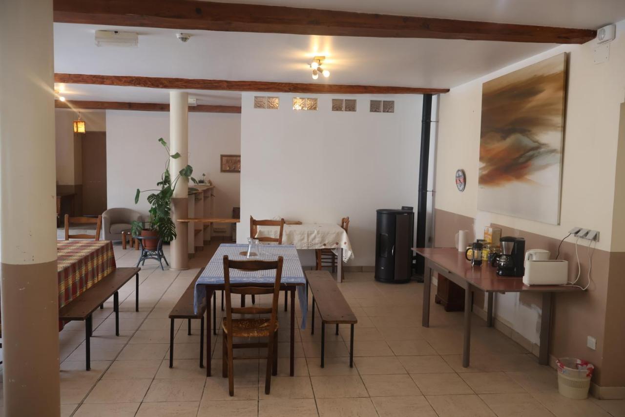 Solfe Backpacker Hostel ลูซ-แซ็ง-โซเวอร์ ภายนอก รูปภาพ